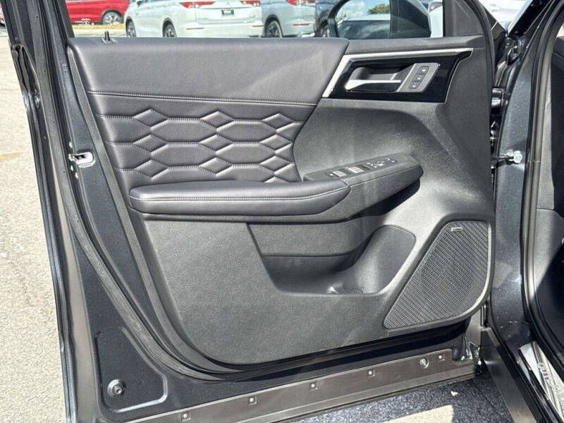 2026 Mitsubishi Outlander SEL