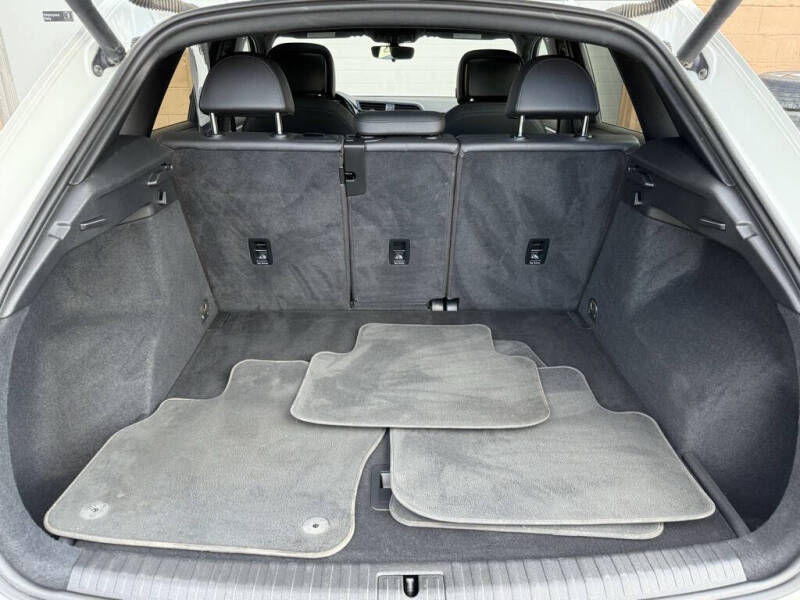 2020 Audi Q3 quattro Premium 45 TFSI