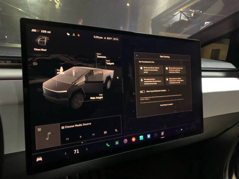 2024 Tesla Cybertruck