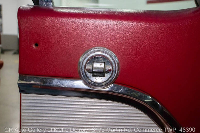 1961 Ford Thunderbird