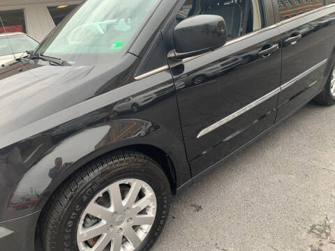 2016 Chrysler Town and Country Touring