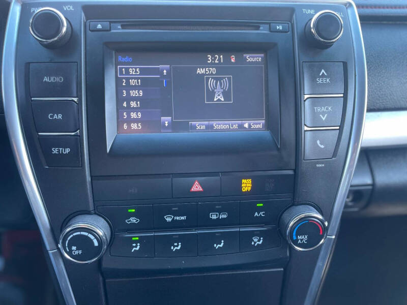 2017 Toyota Camry SE