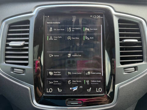 2020 Volvo XC90 T6 Momentum 6-Passenger