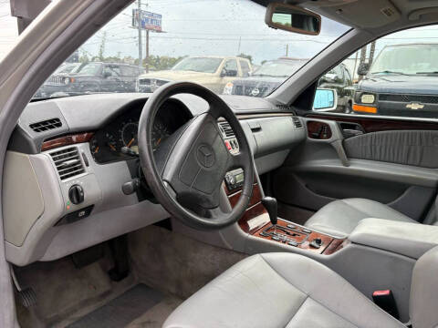 1999 Mercedes-Benz E-Class E 320