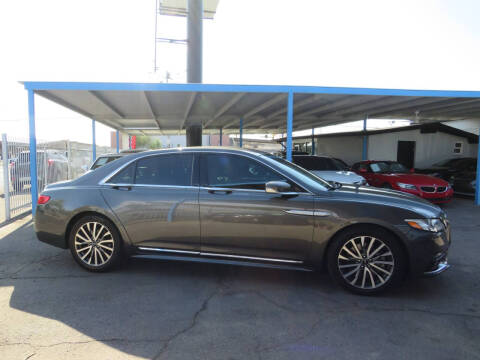2017 Lincoln Continental Select