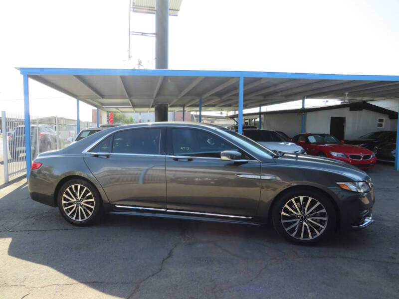 2017 Lincoln Continental Select