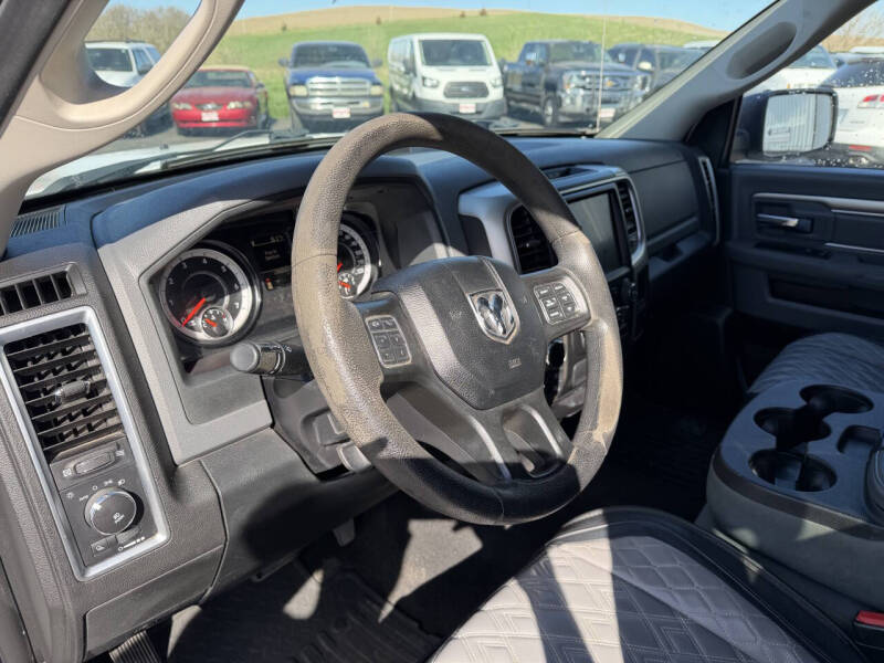 2016 RAM 1500 SLT