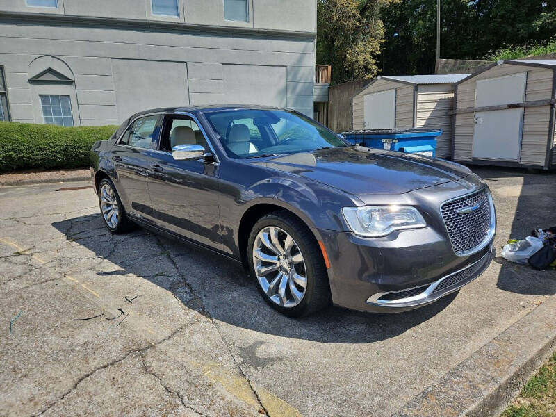 2018 Chrysler 300 Touring photo 2