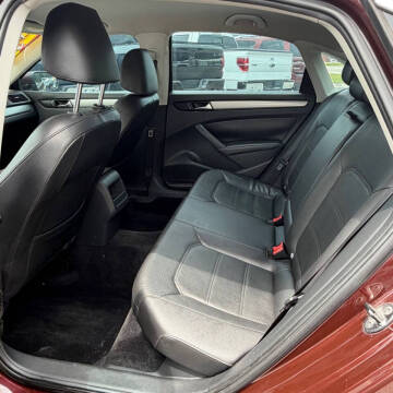 2014 Volkswagen Passat 1.8T S PZEV