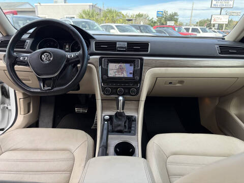 2018 Volkswagen Passat 2.0T SEL Premium