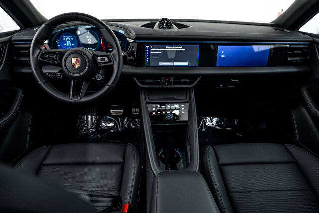 2025 Porsche Macan 4S Electric