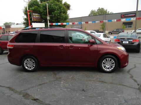 2011 Toyota Sienna XLE 8-Passenger