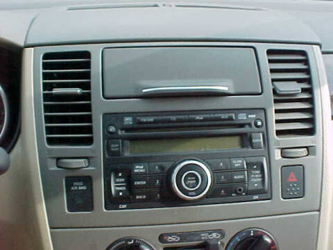 2011 Nissan Versa 1.8 SL