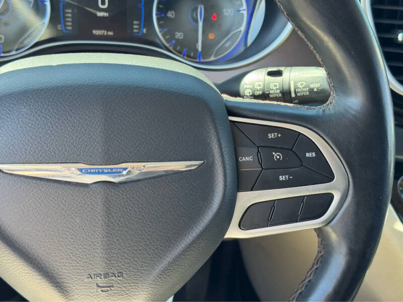 2017 Chrysler Pacifica Touring-L