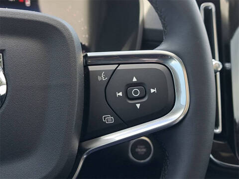 2026 Volvo XC40 B4 Plus