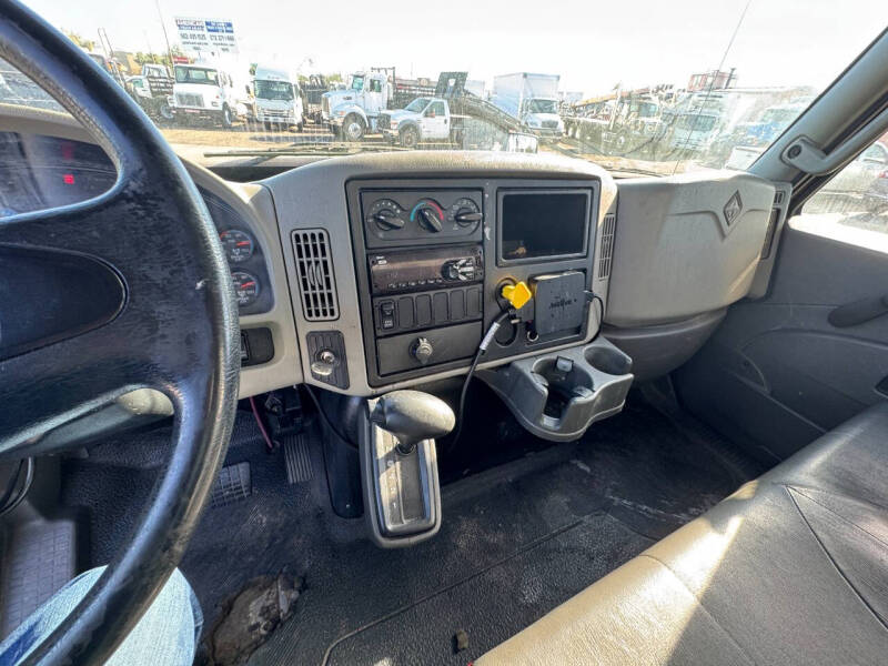 2018 International 4300 SBA 26' Box Truck