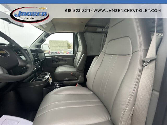 2025 Chevrolet Express 2500