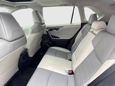 2020 Toyota RAV4 XLE Premium