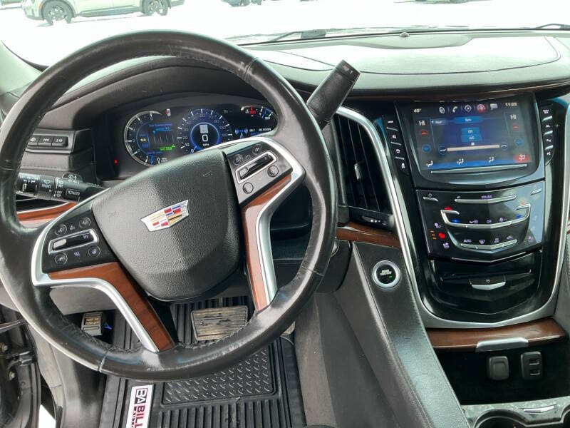 2018 Cadillac Escalade Luxury