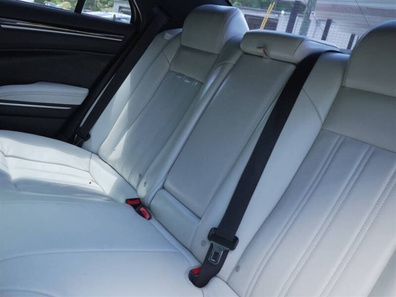 2018 Chrysler 300 S