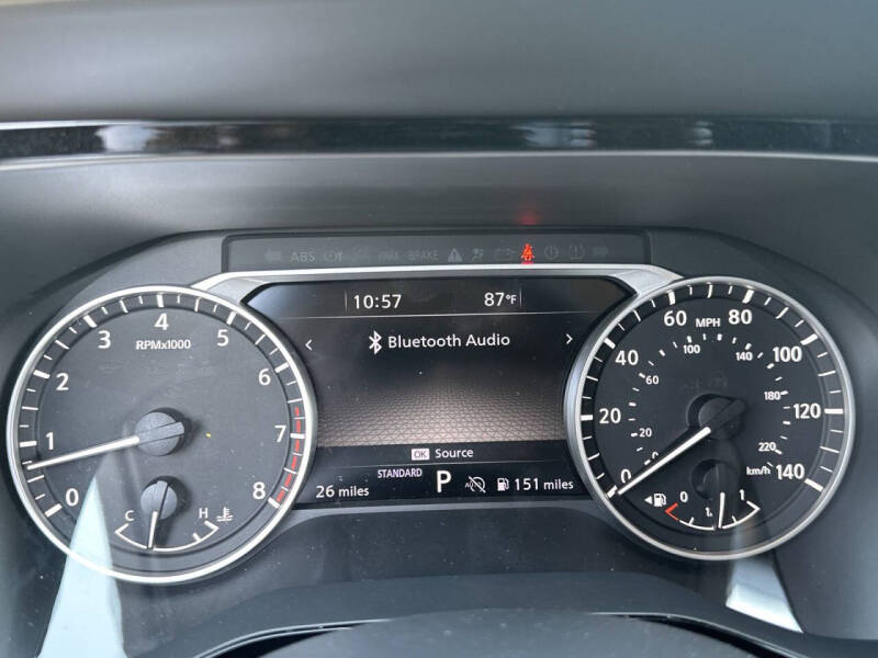 2025 Nissan Pathfinder SL