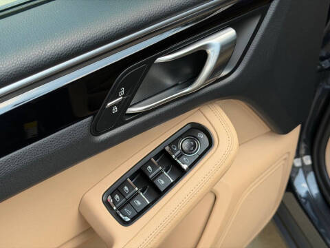 2023 Porsche Macan