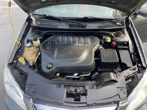 2013 Chrysler 200 LX