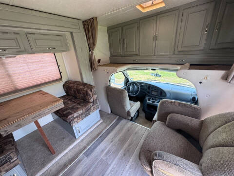 2003 Thor Motor Coach FourWinds 27D