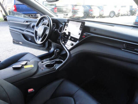 2022 Toyota Camry Hybrid XLE