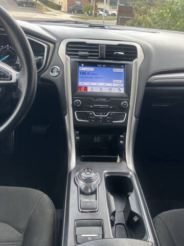 2019 Ford Fusion SE