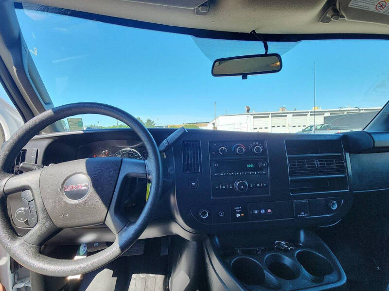 2025 GMC Savana 2500