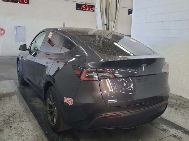 2024 Tesla Model Y Long Range