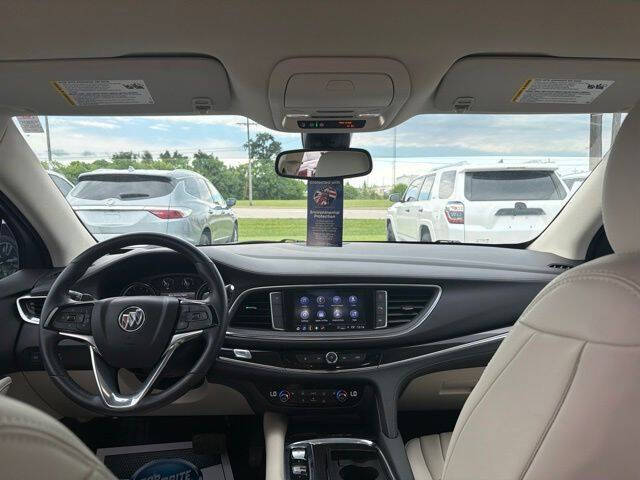 2023 Buick Enclave Essence