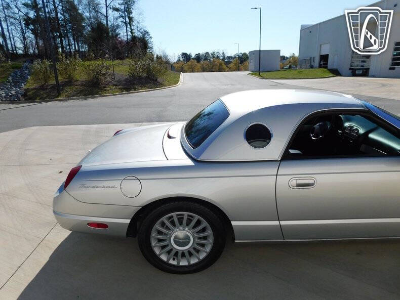 2004 Ford Thunderbird Deluxe