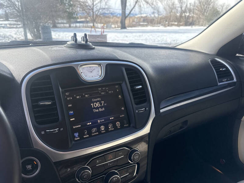 2015 Chrysler 300 Limited