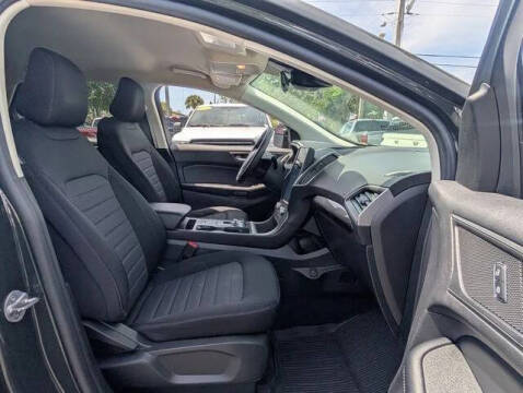 2022 Ford Edge SE