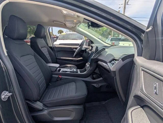 2022 Ford Edge SE