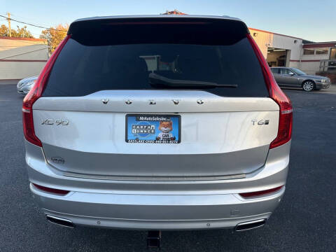 2016 Volvo XC90 T6 Momentum