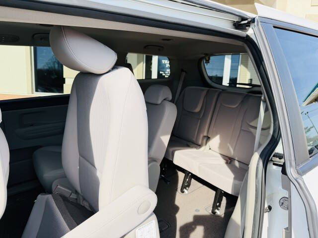 2019 Kia Sedona LX