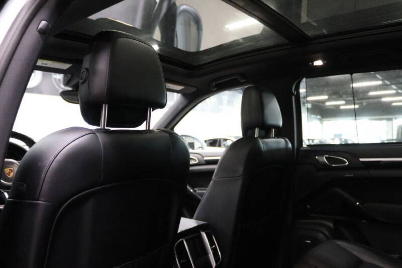 2017 Porsche Cayenne S E-Hybrid Platinum Edition