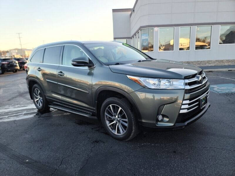 2017 Toyota Highlander for sale at AUTO POINT USED CARS in Rosedale MD