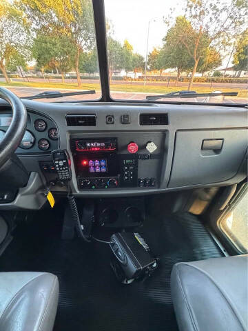 2013 Peterbilt 337