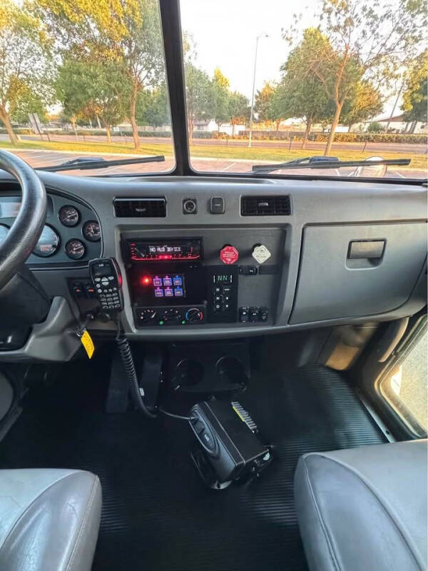 2013 Peterbilt 337