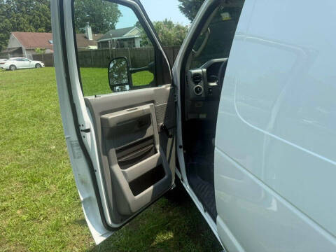 2011 Ford E-Series E-350 SD