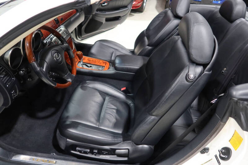 2005 Lexus SC 430