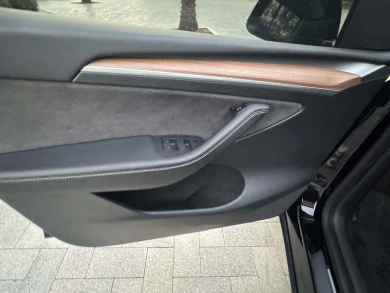 2024 Tesla Model Y Performance