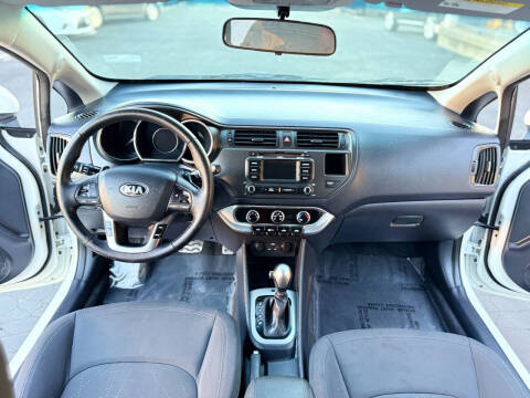 2013 Kia Rio 5-Door SX