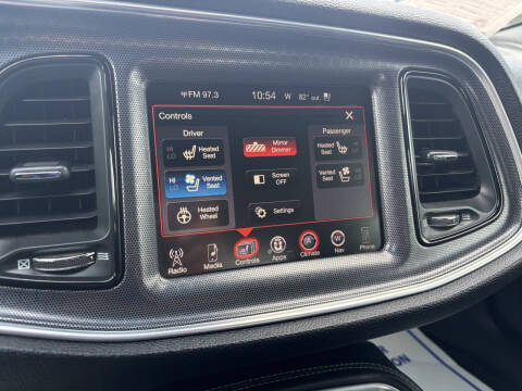 2015 Dodge Challenger SXT Plus