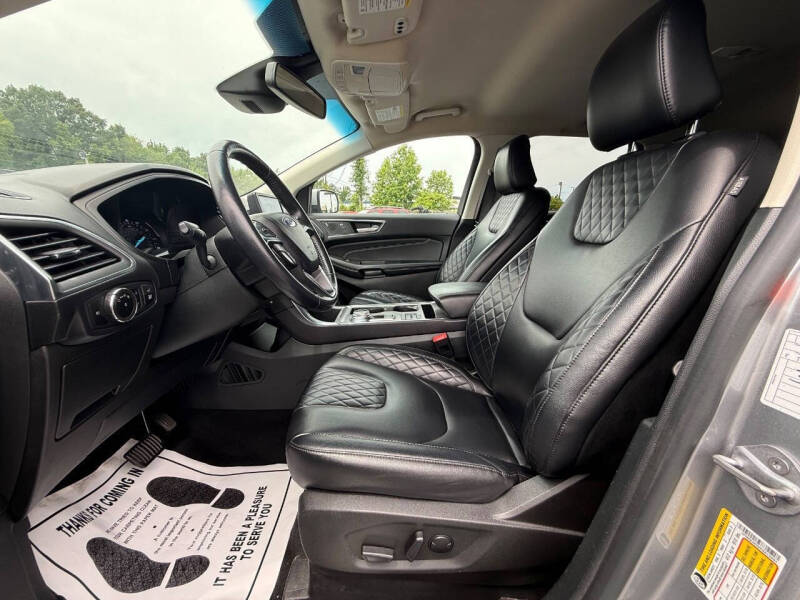 2023 Ford Edge Titanium