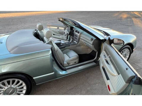 2004 Ford Thunderbird